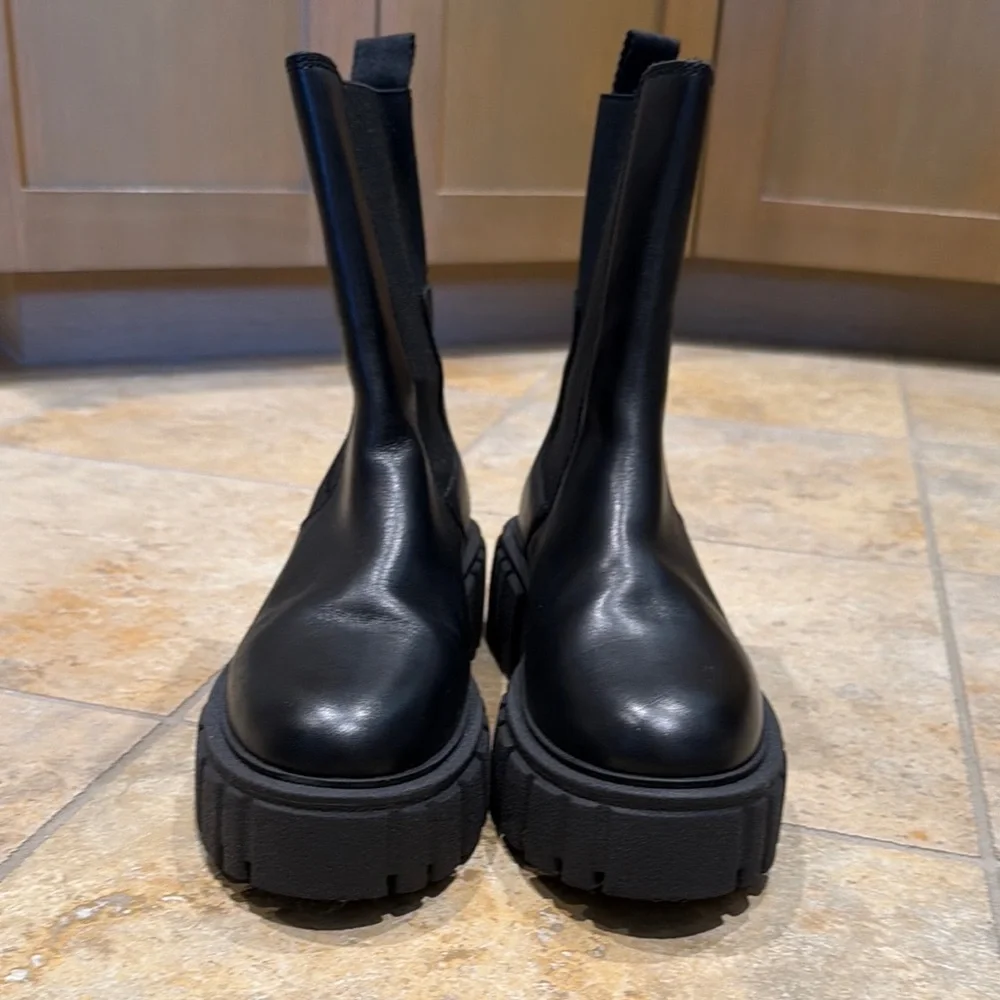 Marc O’Polo Lug Sole Chelsea Boots
